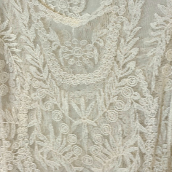 (M) #148 LULCIE cream lace scoop neck top - Picture 3 of 5